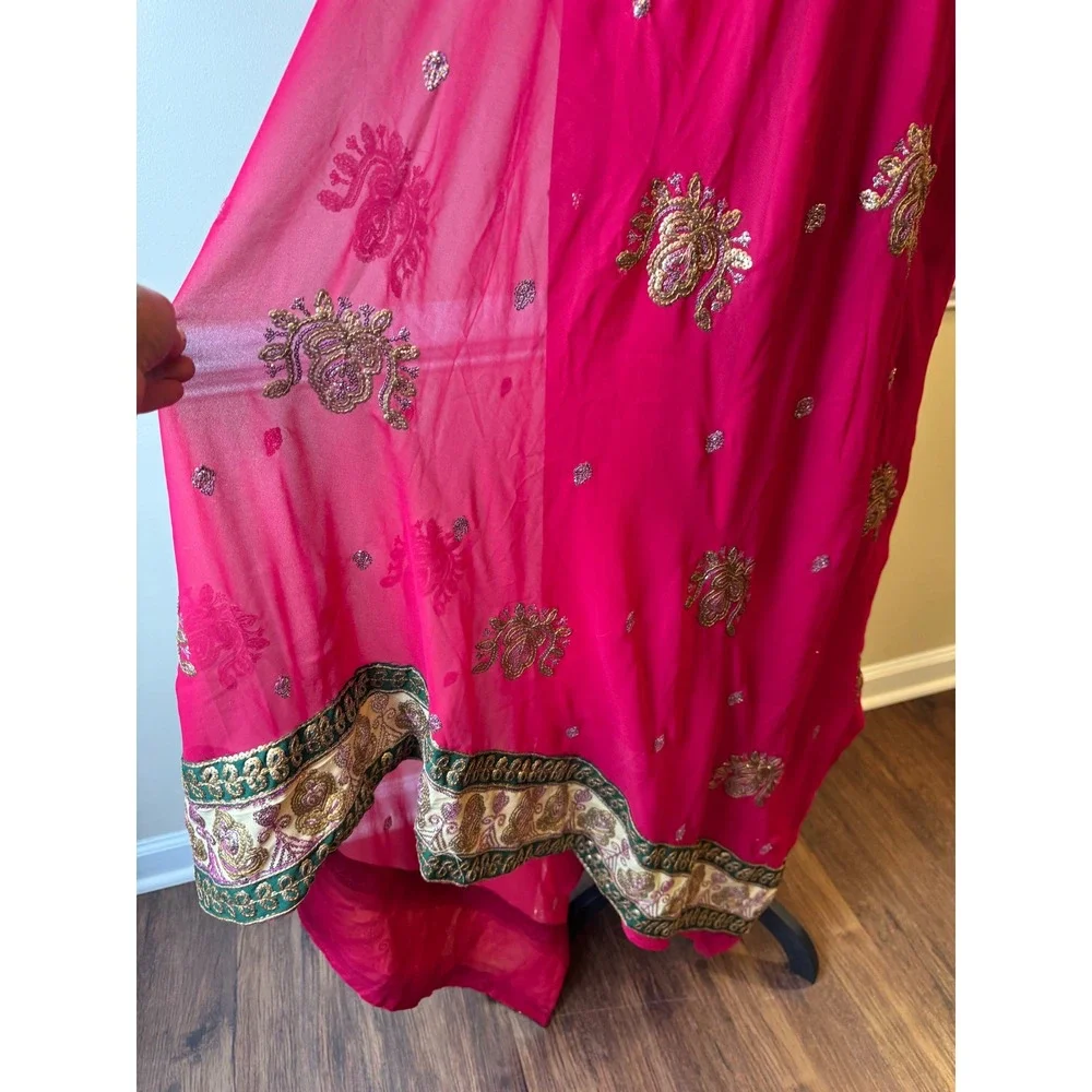 Magenta Georgette Saree Gold Sequins Embroidery Green Boarder Indian Handmade